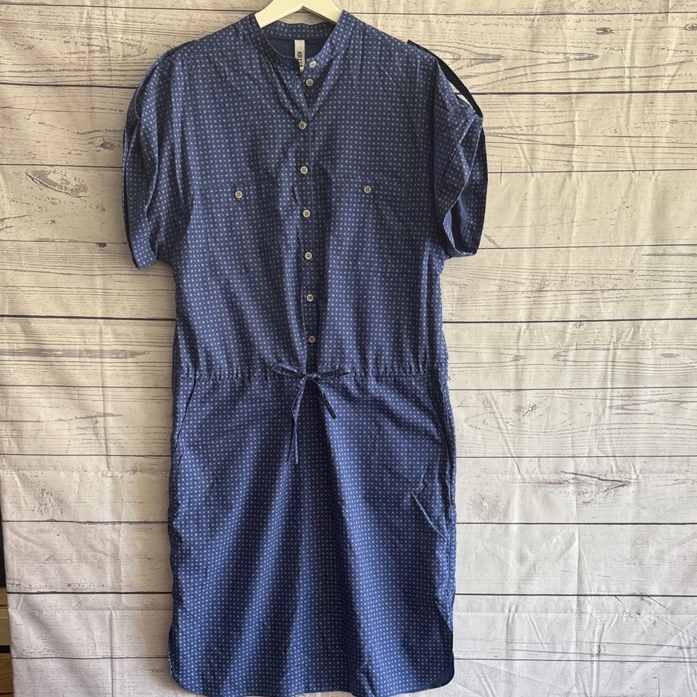 Elegant Blue Button-Up Midi Dress